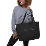 Tote your movement gear or groceries in this classic BBW tote in black.